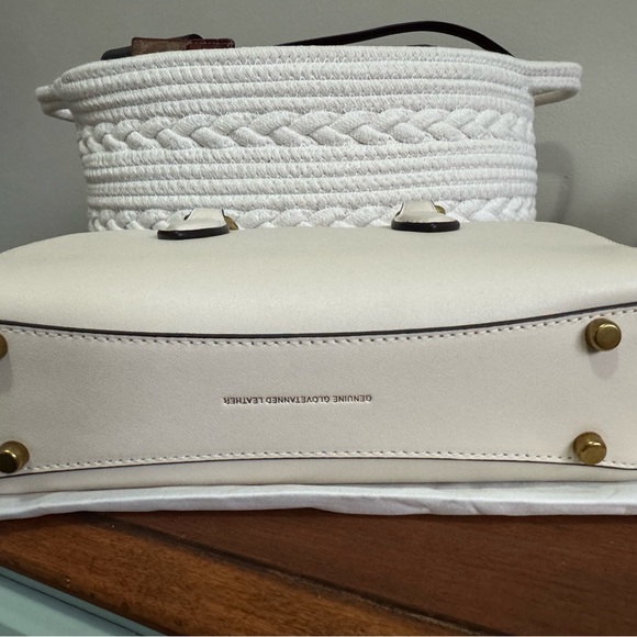 Coach Bowery Satchel 22 - Picture 4 of 6